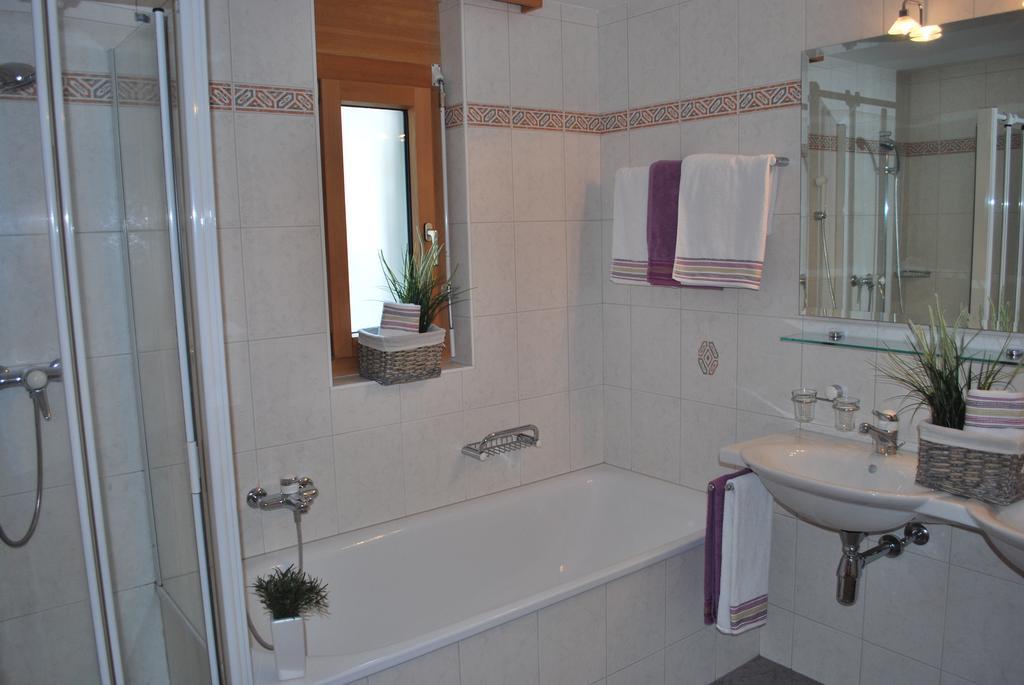Aquarell Apartments Saas-Grund Room photo